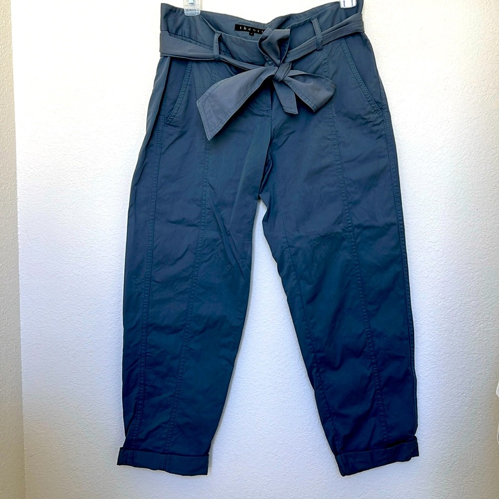 Theory capris. Size 4 NEW!